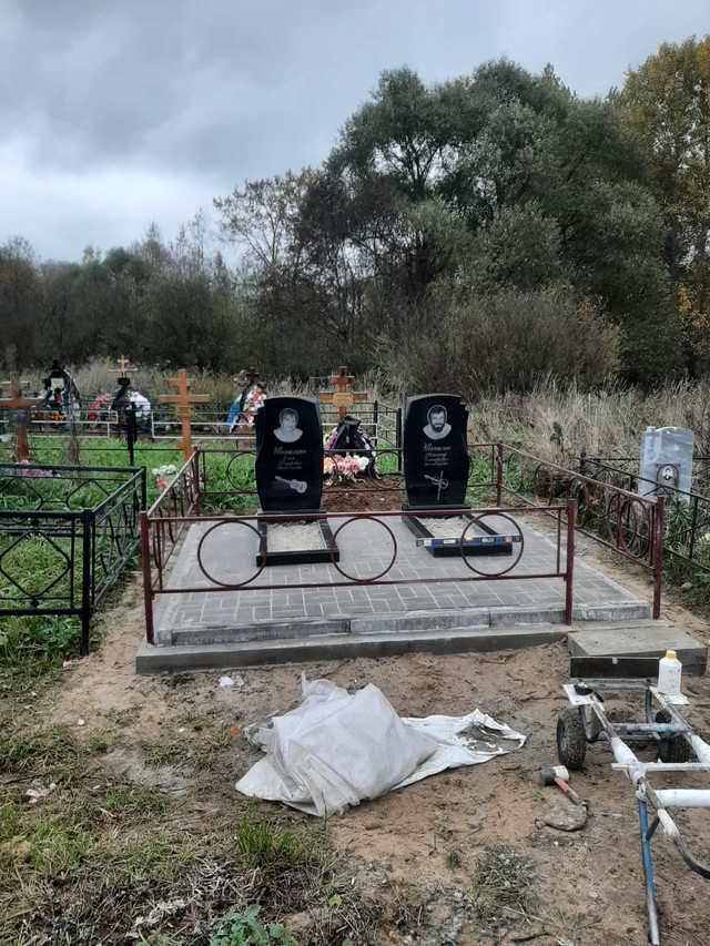 Благоустройство могилы на кладбище тротуарной плиткой